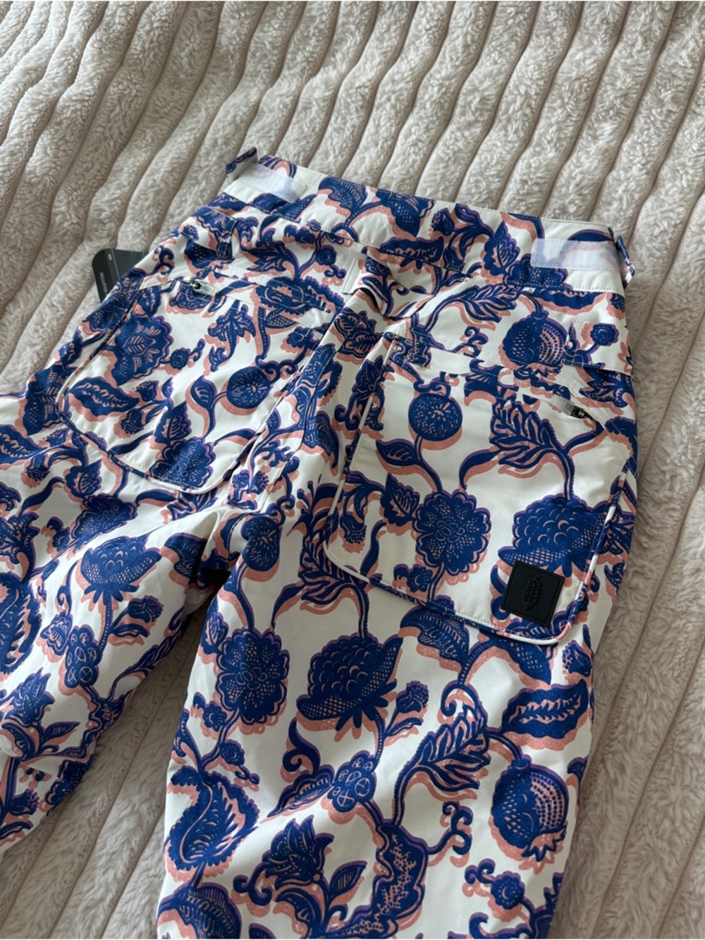 NWT Free People Floral Print Snow Pants | Blue Pink White Ski Snowboard Pant - Picture 11 of 17
